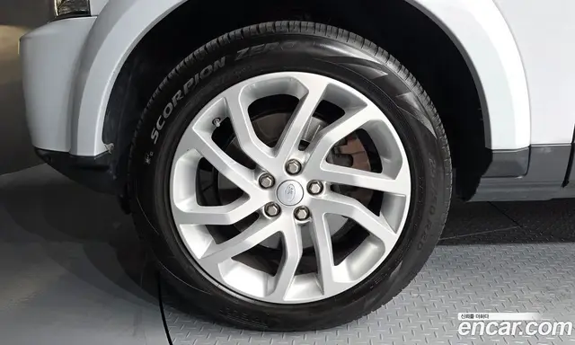 Land Rover Discovery 2016 3.0 автомат (гидро), миниатюра 5 Land Rover Discovery 2016 3.0 автомат (гидро), миниатюра 5