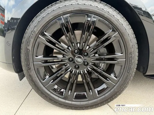Land Rover Range Rover 2025 4.4 автомат (гидро), миниатюра 5 Land Rover Range Rover 2025 4.4 автомат (гидро), миниатюра 5
