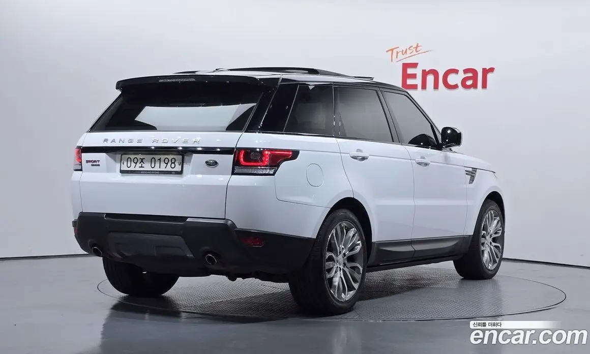 Land Rover Range Rover Sport 2016 3.0 автомат (гидро), фото 2 Land Rover Range Rover Sport 2016 3.0 автомат (гидро), фото 2