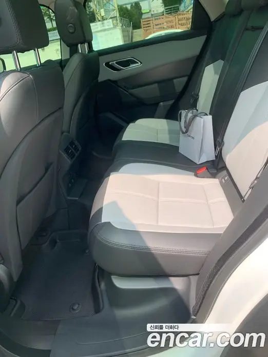 Land Rover Range Rover Velar 2024 2.0 автомат (гидро), фото 13
