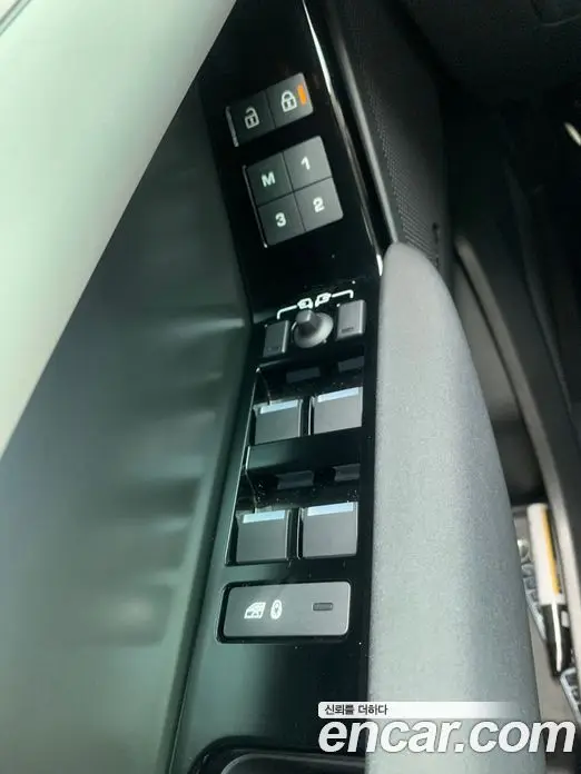 Land Rover Range Rover Velar 2024 2.0 автомат (гидро), фото 15