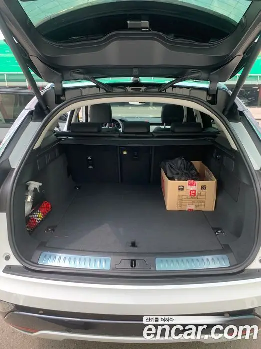 Land Rover Range Rover Velar 2024 2.0 автомат (гидро), фото 10