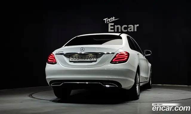 Mercedes-Benz C-Class 2016 2.1 автомат (гидро), миниатюра 4 Mercedes-Benz C-Class 2016 2.1 автомат (гидро), миниатюра 4