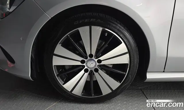 Mercedes-Benz CLA-Class 2017 2.0 автомат (гидро), миниатюра 5 Mercedes-Benz CLA-Class 2017 2.0 автомат (гидро), миниатюра 5