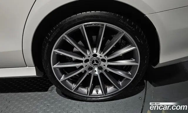 Mercedes-Benz E-Class 2021 2.0 автомат (гидро), миниатюра 5 Mercedes-Benz E-Class 2021 2.0 автомат (гидро), миниатюра 5