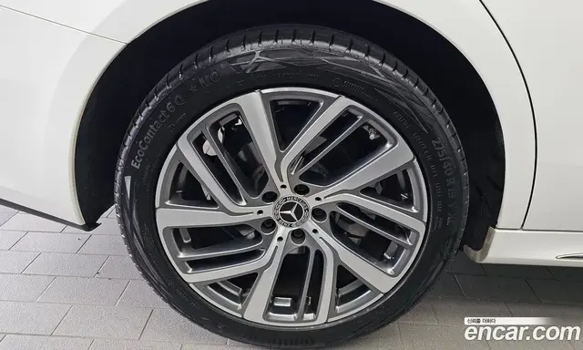 Mercedes-Benz E-Class 2024 2.0 автомат (гидро), миниатюра 5
