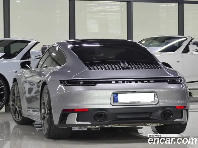 Porsche 911 2024 3.0 автомат (гидро), миниатюра 3