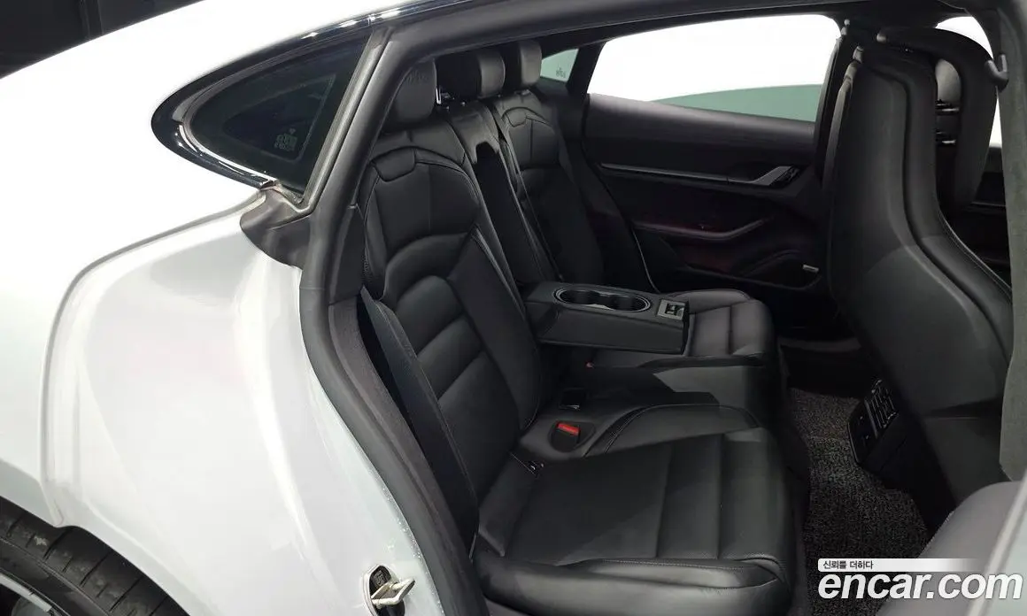 Porsche Taycan 2021 0.1 автомат (гидро), фото 11
