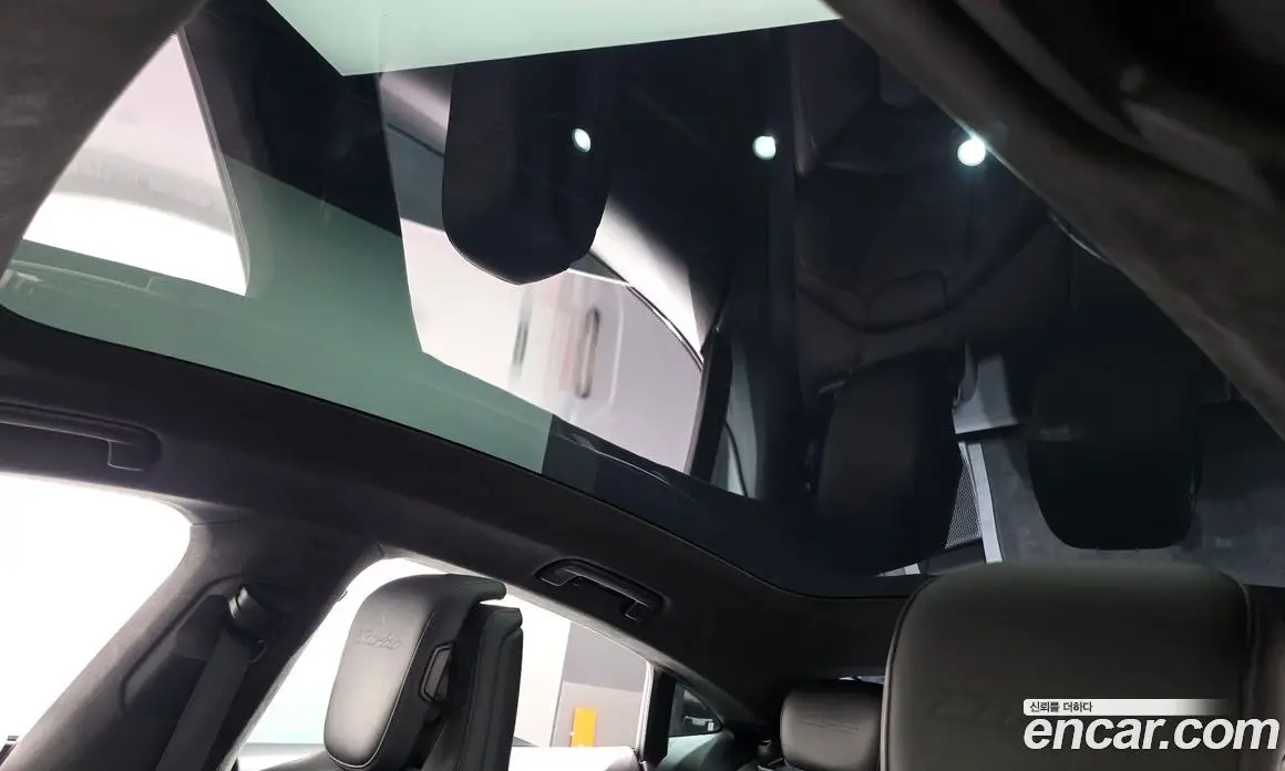 Porsche Taycan 2021 0.1 автомат (гидро), фото 17