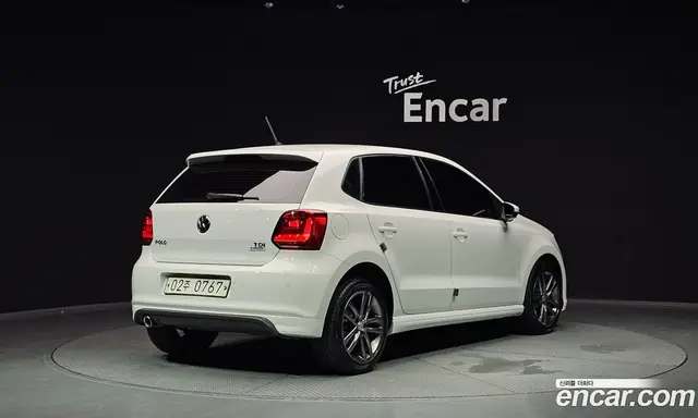 Volkswagen Polo 2015 1.4 автомат (гидро), миниатюра 2