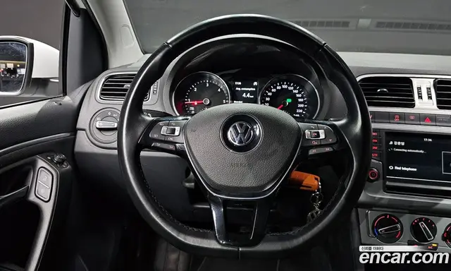 Volkswagen Polo 2015 1.4 автомат (гидро), миниатюра 12