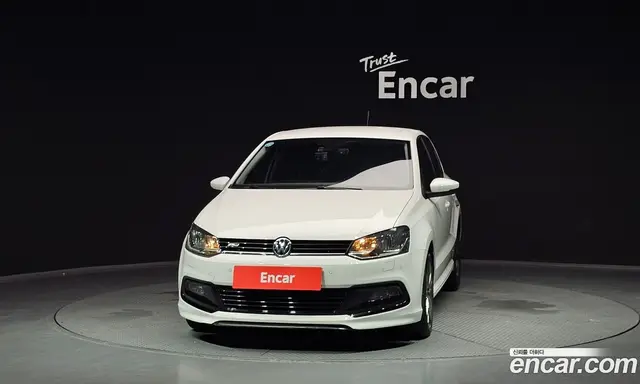 Volkswagen Polo 2015 1.4 автомат (гидро), миниатюра 3