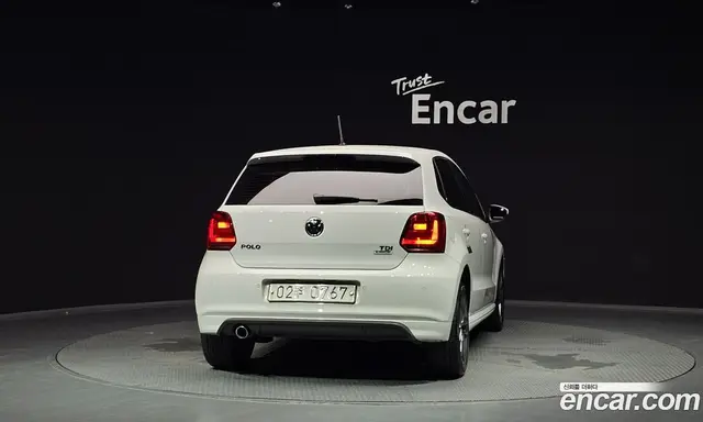 Volkswagen Polo 2015 1.4 автомат (гидро), миниатюра 4