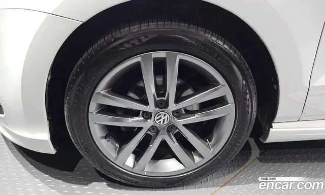 Volkswagen Polo 2015 1.4 автомат (гидро), миниатюра 5