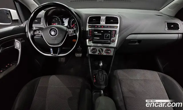 Volkswagen Polo 2015 1.4 автомат (гидро), миниатюра 7