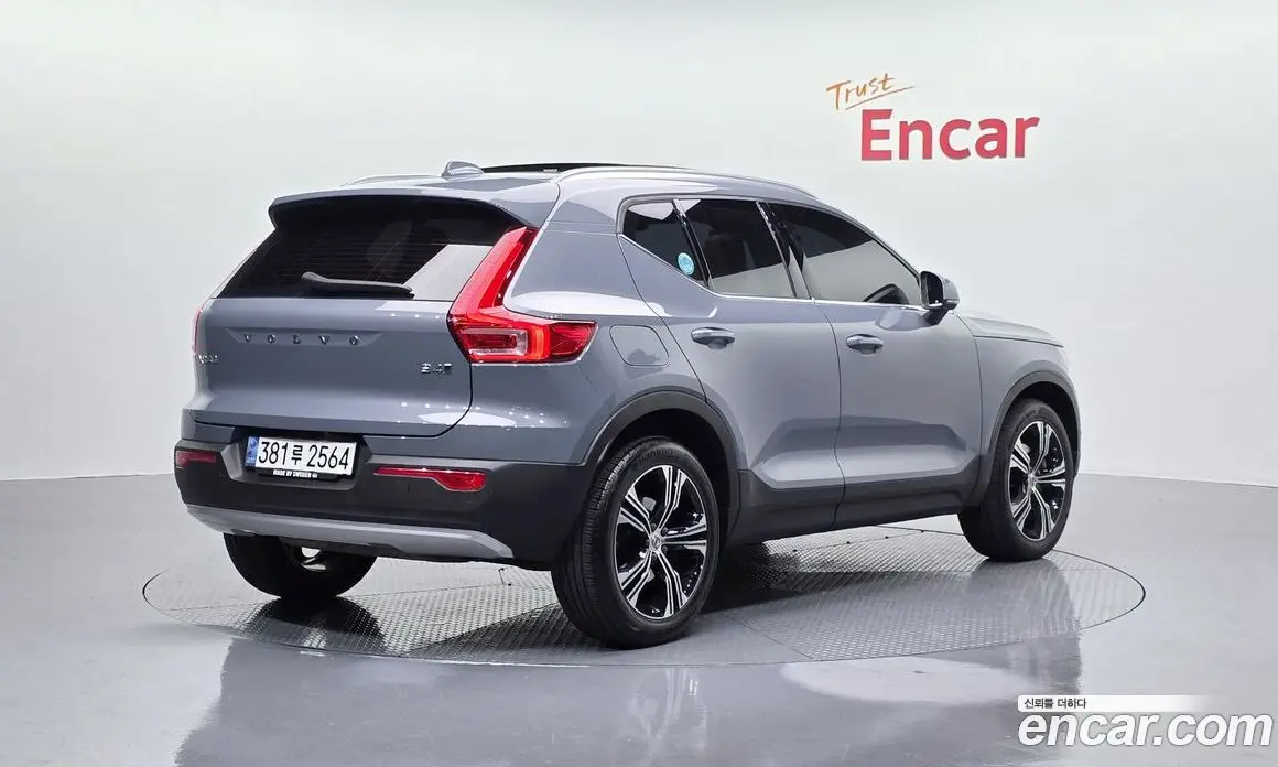 Volvo XC40 2022 2.0 автомат (гидро), фото 2 Volvo XC40 2022 2.0 автомат (гидро), фото 2
