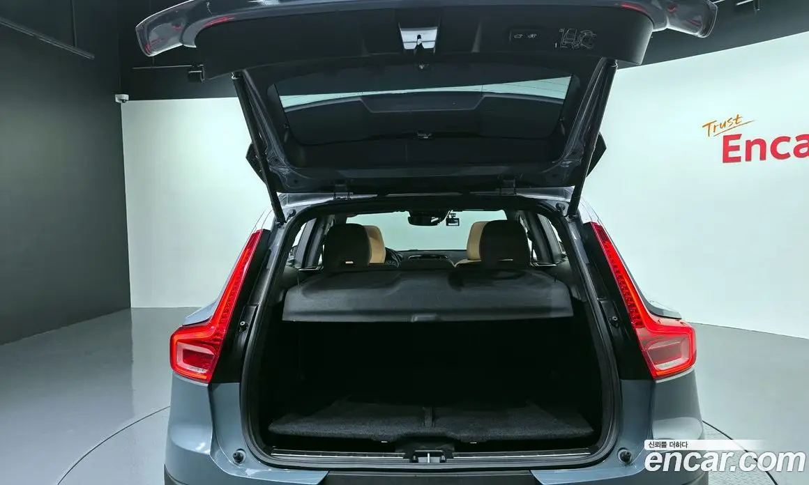 Volvo XC40 2022 2.0 автомат (гидро), фото 20 Volvo XC40 2022 2.0 автомат (гидро), фото 20