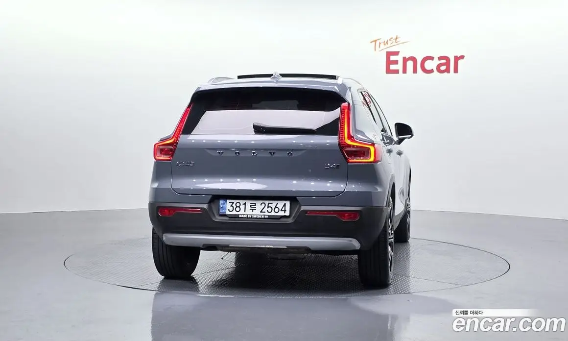 Volvo XC40 2022 2.0 автомат (гидро), фото 4 Volvo XC40 2022 2.0 автомат (гидро), фото 4