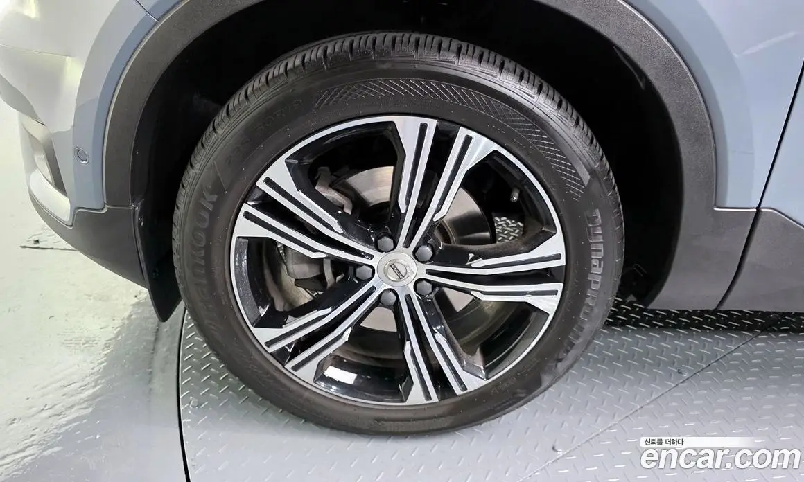 Volvo XC40 2022 2.0 автомат (гидро), фото 5 Volvo XC40 2022 2.0 автомат (гидро), фото 5