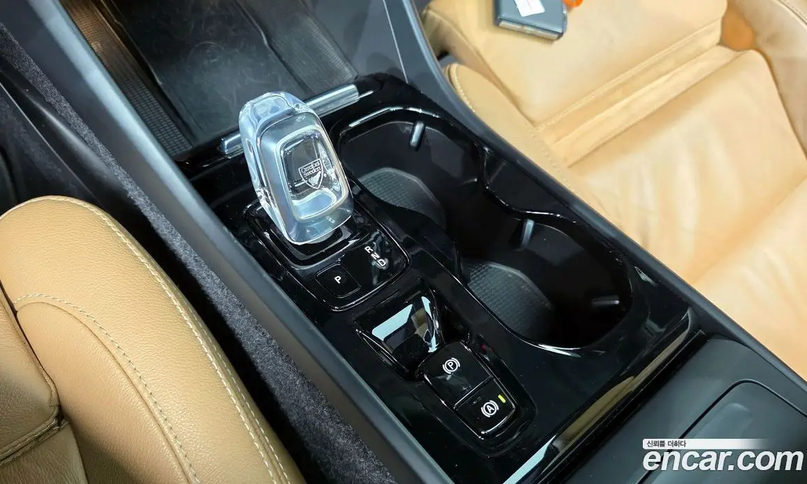 Volvo XC40 2022 2.0 автомат (гидро), фото 9 Volvo XC40 2022 2.0 автомат (гидро), фото 9