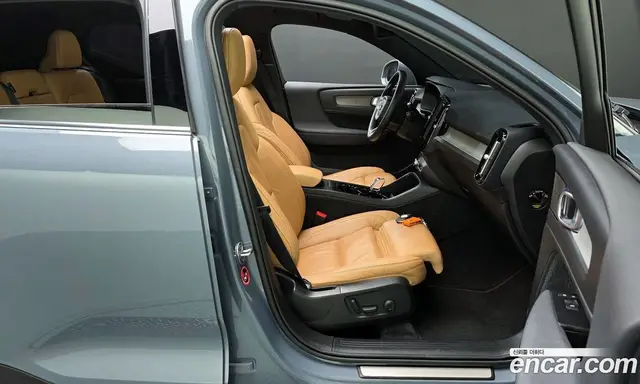 Volvo XC40 2022 2.0 автомат (гидро), миниатюра 10 Volvo XC40 2022 2.0 автомат (гидро), миниатюра 10