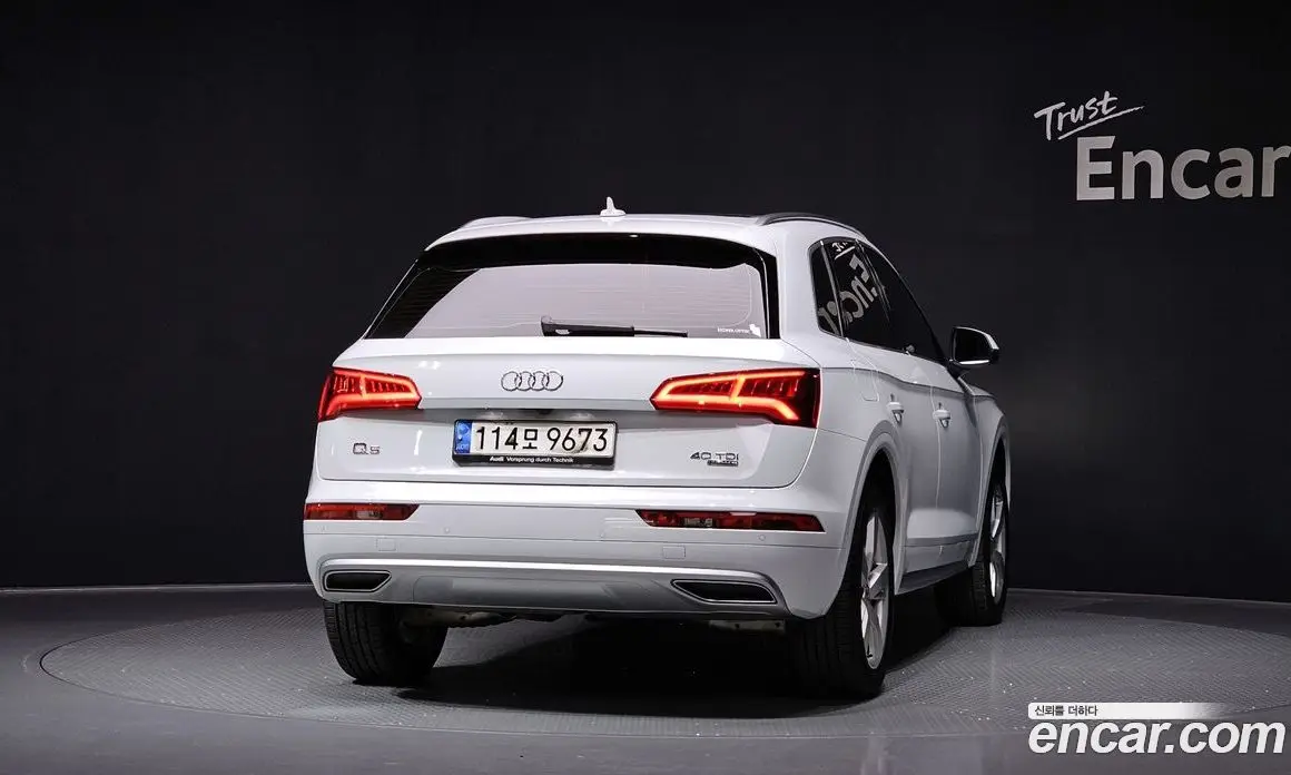 Audi Q5 2020 2.0 автомат (гидро), фото 4
