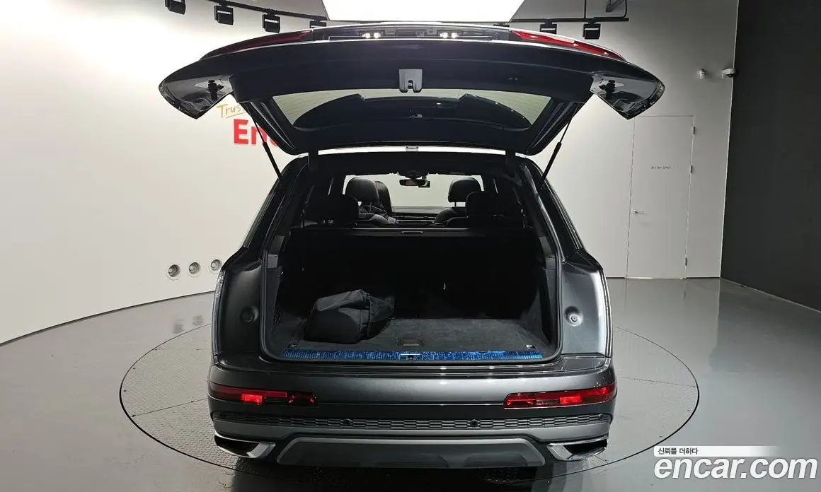 Audi Q7 2021 3.0 автомат (гидро), фото 20