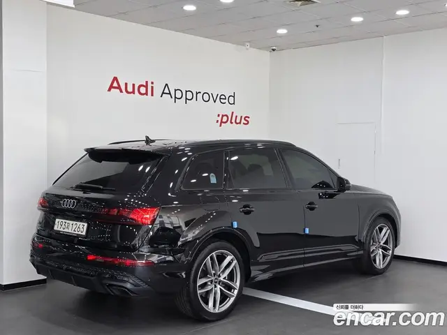 Audi Q7 2025 3.0 автомат (гидро), миниатюра 2