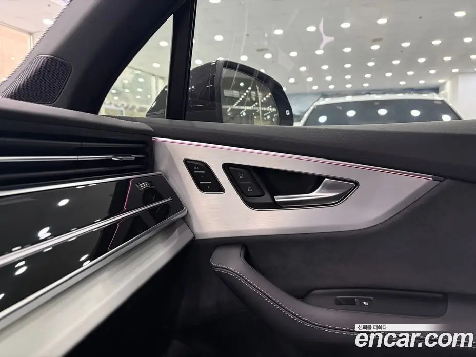 Audi Q7 2025 3.0 автомат (гидро), фото 15