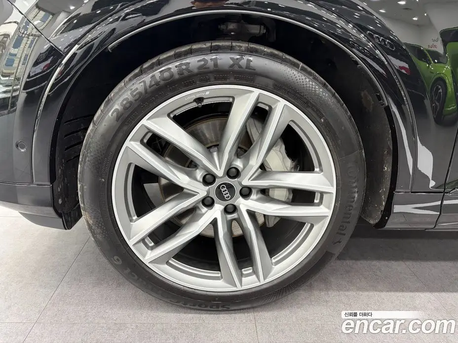 Audi Q7 2025 3.0 автомат (гидро), фото 5