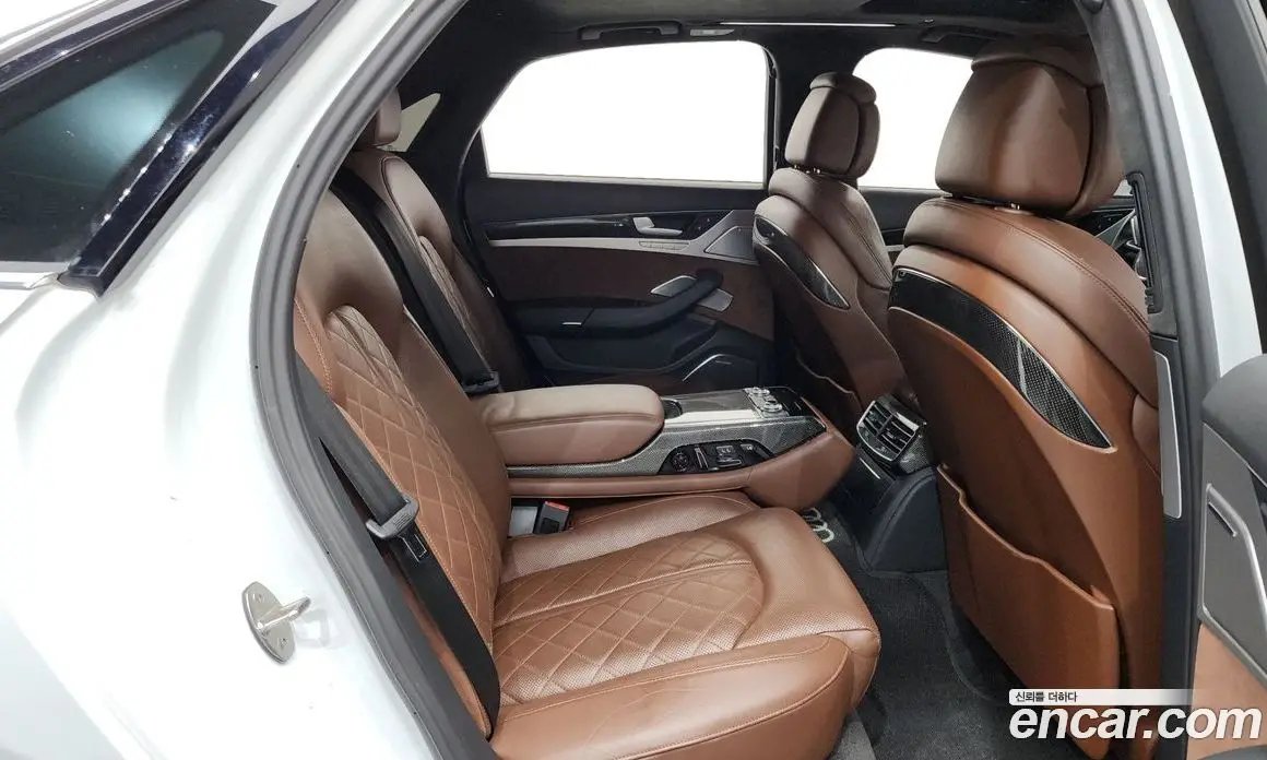 Audi S8 2015 4.0 автомат (гидро), фото 12 Audi S8 2015 4.0 автомат (гидро), фото 12