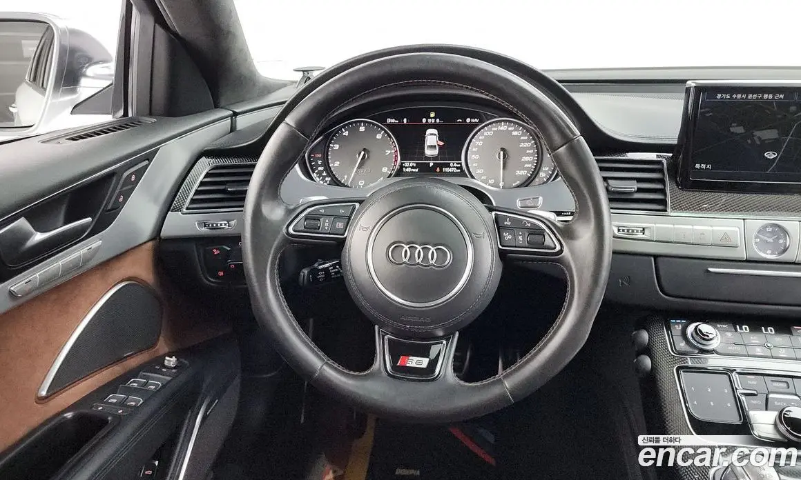 Audi S8 2015 4.0 автомат (гидро), фото 14 Audi S8 2015 4.0 автомат (гидро), фото 14