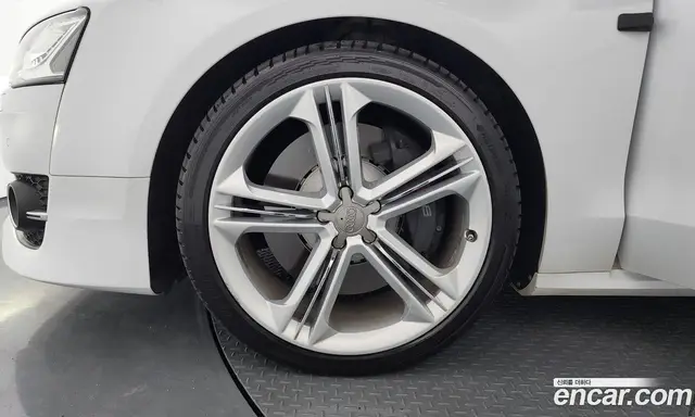 Audi S8 2015 4.0 автомат (гидро), миниатюра 5 Audi S8 2015 4.0 автомат (гидро), миниатюра 5