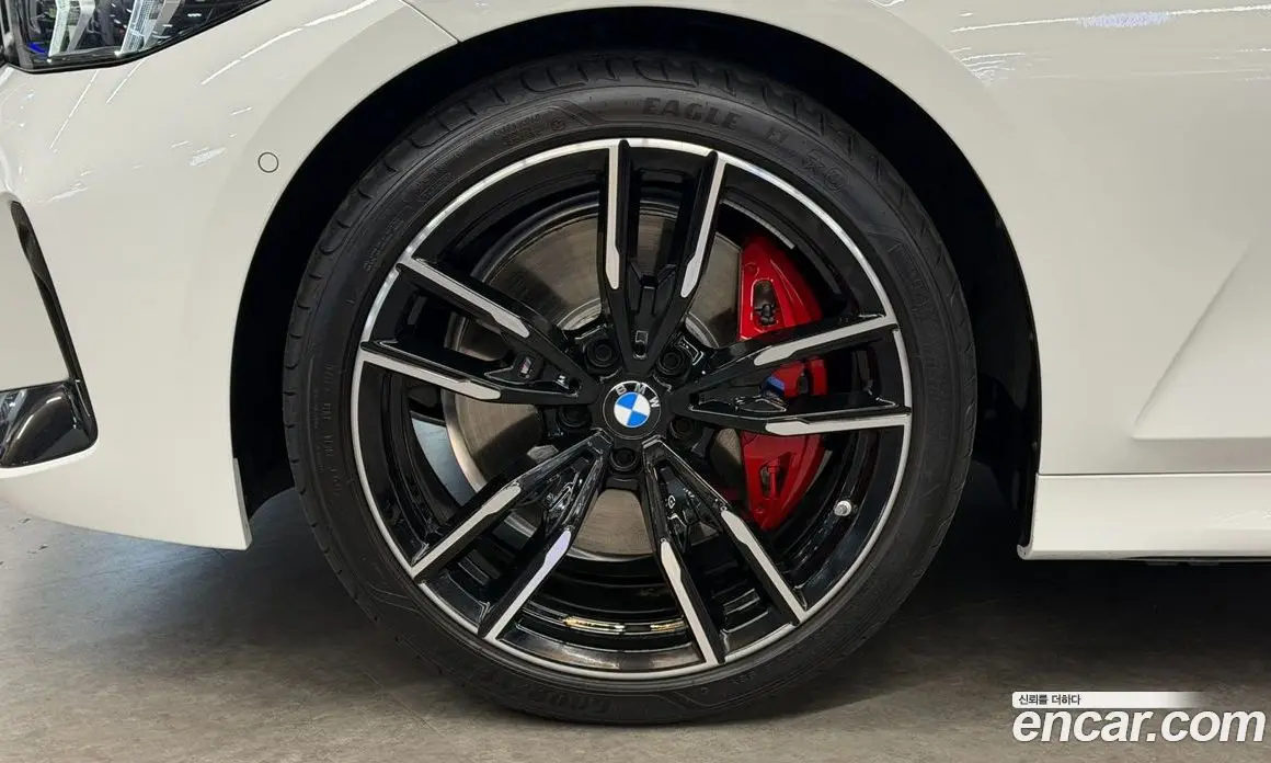 BMW 3 серия 2025 3.0 автомат (гидро), фото 5 BMW 3 серия 2025 3.0 автомат (гидро), фото 5
