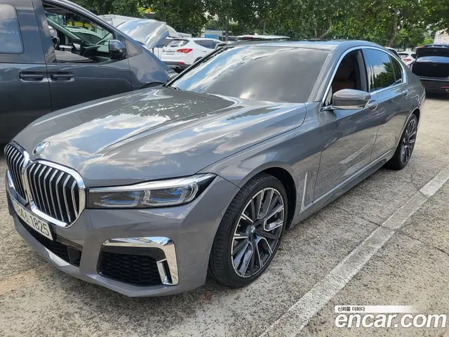 BMW 7 серия, 2022, 27 455 км
