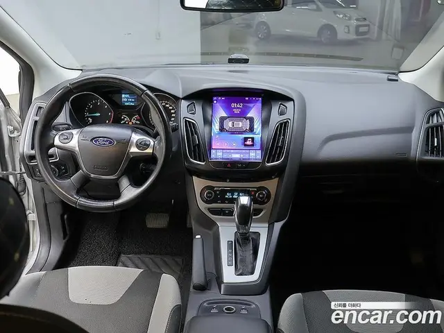 Ford Focus 2014 2.0 автомат (гидро), миниатюра 5