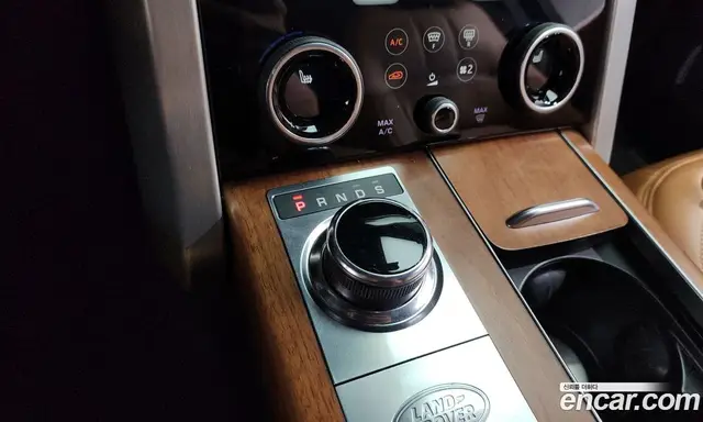 Land Rover Range Rover 2018 4.4 автомат (гидро), миниатюра 9 Land Rover Range Rover 2018 4.4 автомат (гидро), миниатюра 9