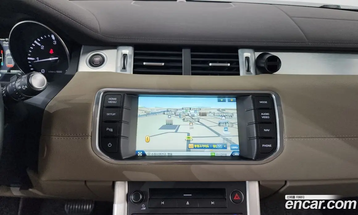Land Rover Range Rover Evoque 2015 2.2 автомат (гидро), фото 12 Land Rover Range Rover Evoque 2015 2.2 автомат (гидро), фото 12