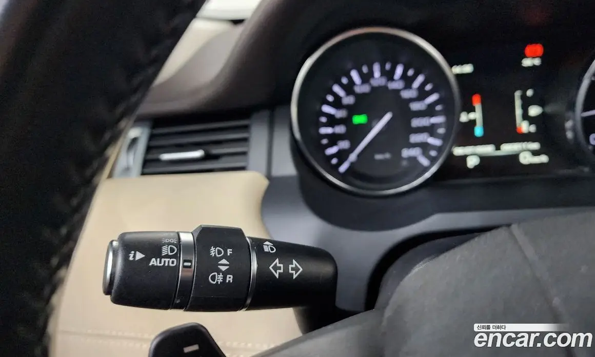 Land Rover Range Rover Evoque 2015 2.2 автомат (гидро), фото 16 Land Rover Range Rover Evoque 2015 2.2 автомат (гидро), фото 16
