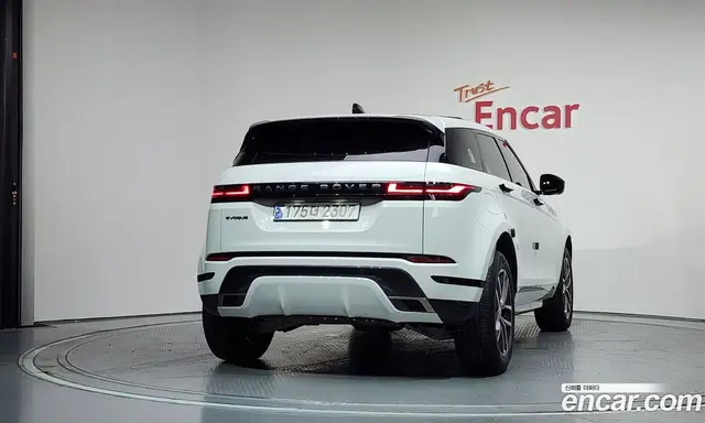 Land Rover Range Rover Evoque 2024 2.0 автомат (гидро), миниатюра 4 Land Rover Range Rover Evoque 2024 2.0 автомат (гидро), миниатюра 4