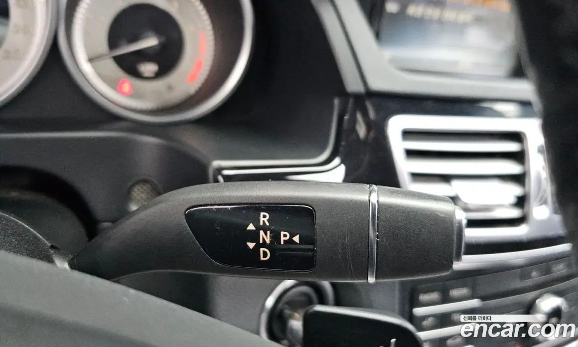 Mercedes-Benz E-Class 2015 2.0 автомат (гидро), фото 9 Mercedes-Benz E-Class 2015 2.0 автомат (гидро), фото 9