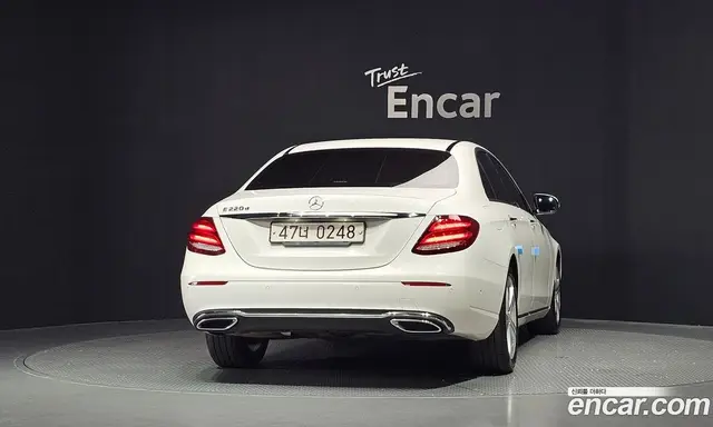 Mercedes-Benz E-Class 2016 1.9 автомат (гидро), миниатюра 4 Mercedes-Benz E-Class 2016 1.9 автомат (гидро), миниатюра 4