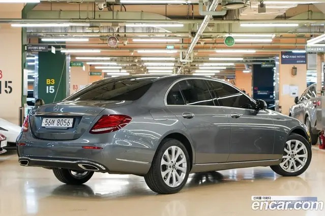Mercedes-Benz E-Class 2019 2.0 автомат (гидро), миниатюра 2