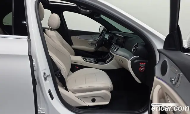 Mercedes-Benz E-Class 2021 2.0 автомат (гидро), миниатюра 11