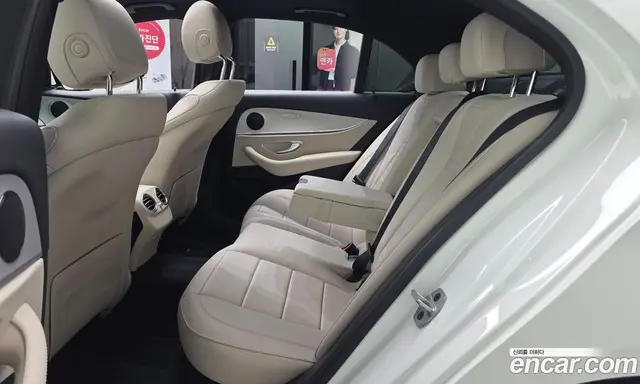 Mercedes-Benz E-Class 2021 2.0 автомат (гидро), миниатюра 12
