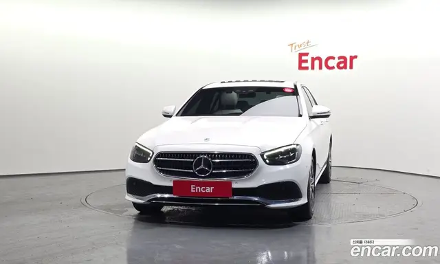 Mercedes-Benz E-Class 2021 2.0 автомат (гидро), миниатюра 3