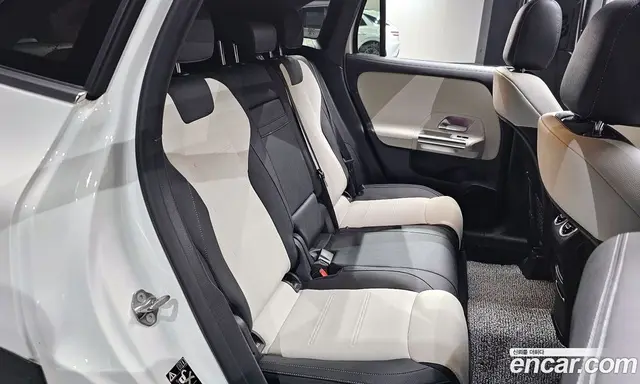 Mercedes-Benz GLA-Class 2022 2.0 автомат (гидро), миниатюра 12