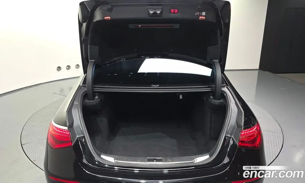 Mercedes-Benz S-Class 2023 6.0 автомат (гидро), фото 20