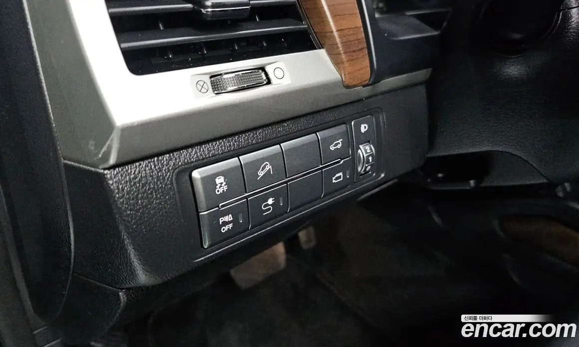 SsangYong Rexton 2018 2.2 автомат (гидро), фото 16 SsangYong Rexton 2018 2.2 автомат (гидро), фото 16