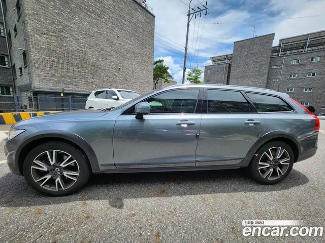 Volvo V90 2018 2.0 автомат (гидро), миниатюра 3 Volvo V90 2018 2.0 автомат (гидро), миниатюра 3